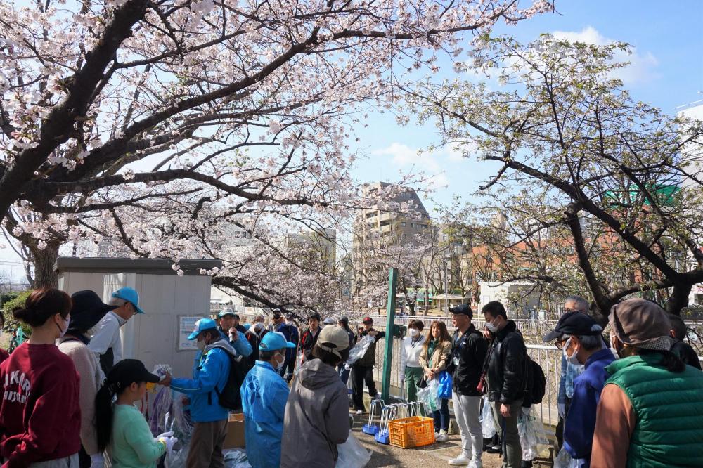 都賀川を守ろう会　都賀川定期清掃
