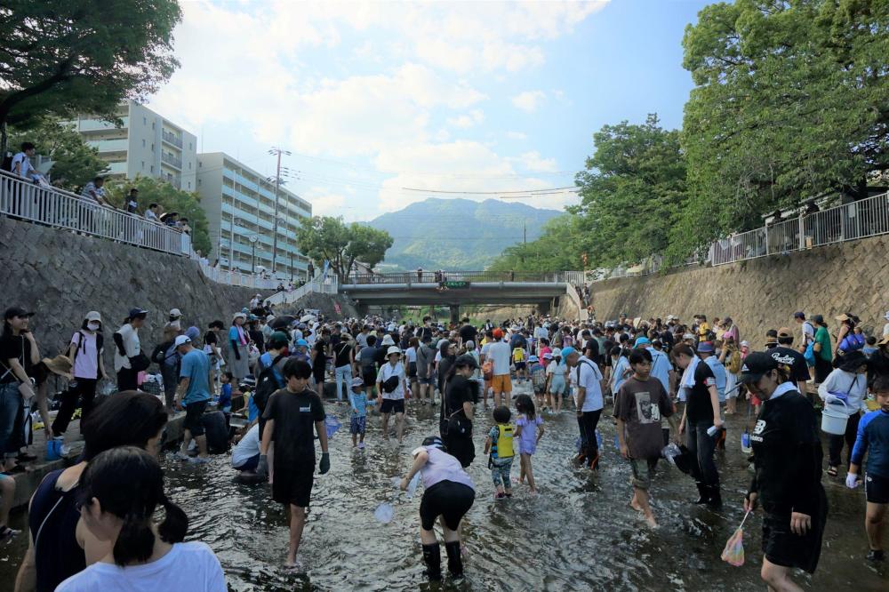 うなぎ・金魚のつかみ取り大会
