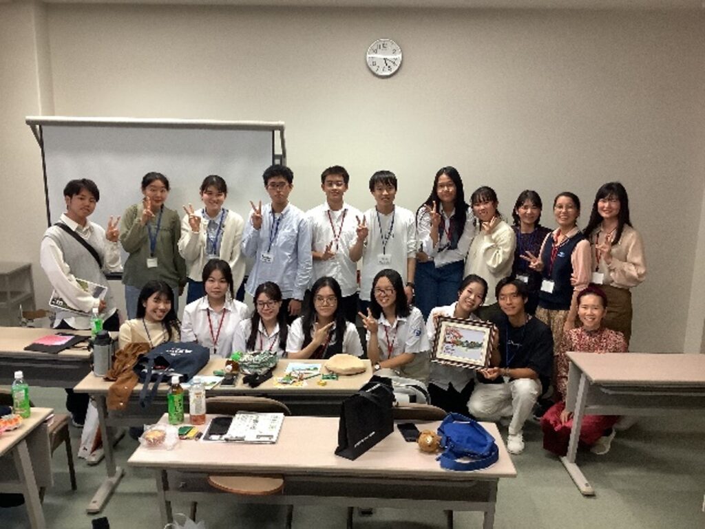 「神戸大学×ハノイ国家大学外国語大学附属外国語英才高等学校」説明会・交流会